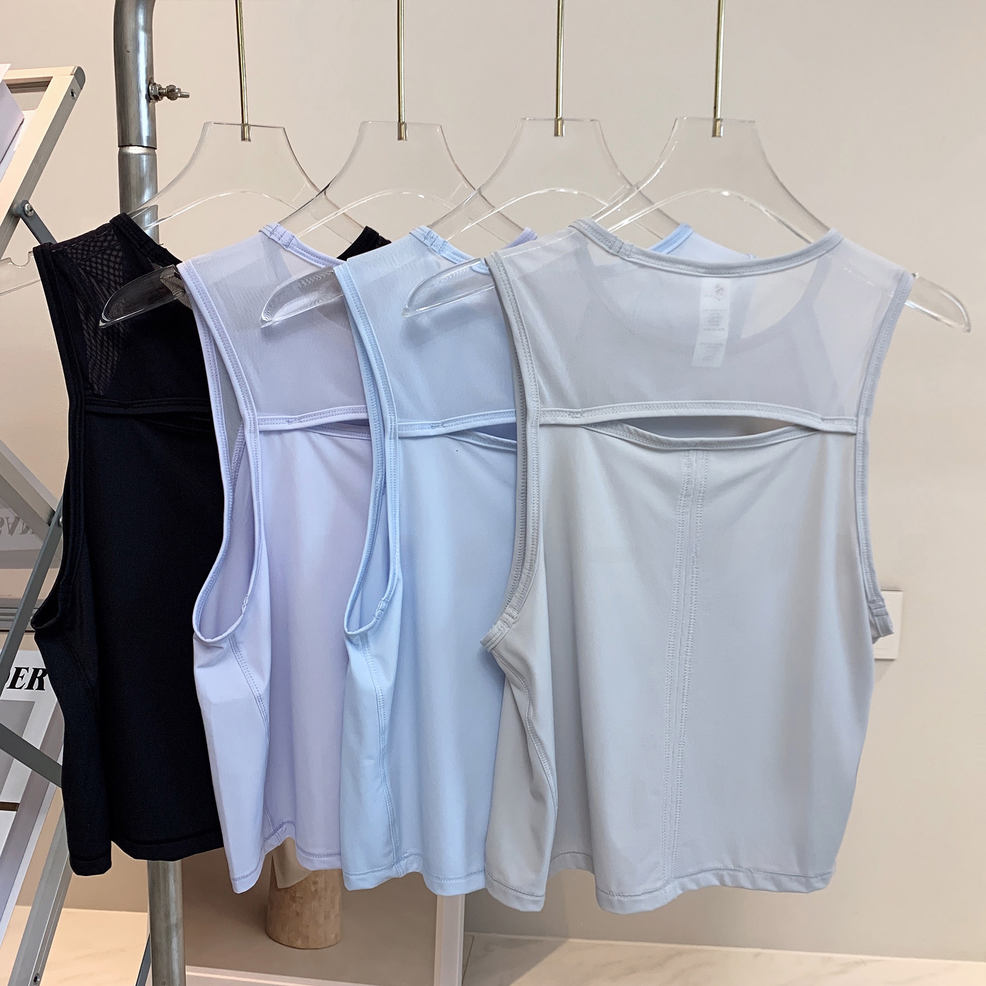 Light Oxygen irt Loose Me Spli - Oxygen Yoga & Fitness University Village 评论和价格